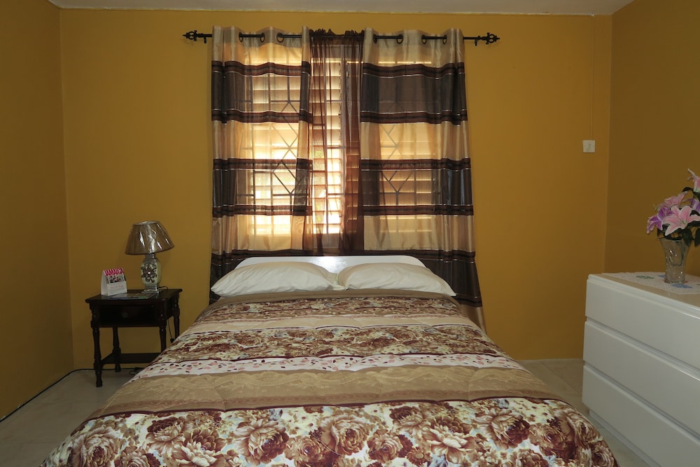 Executive Room, 1 King Bed, Garden View photo 3