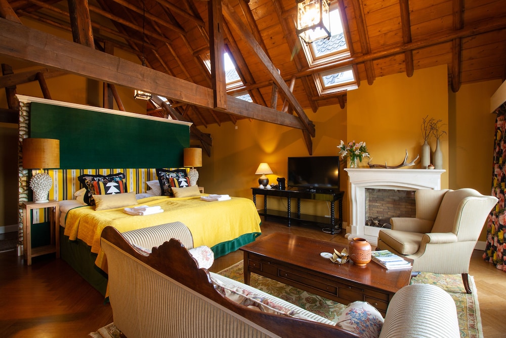 Premier Suite, 1 King Bed, Balcony, River View photo 3