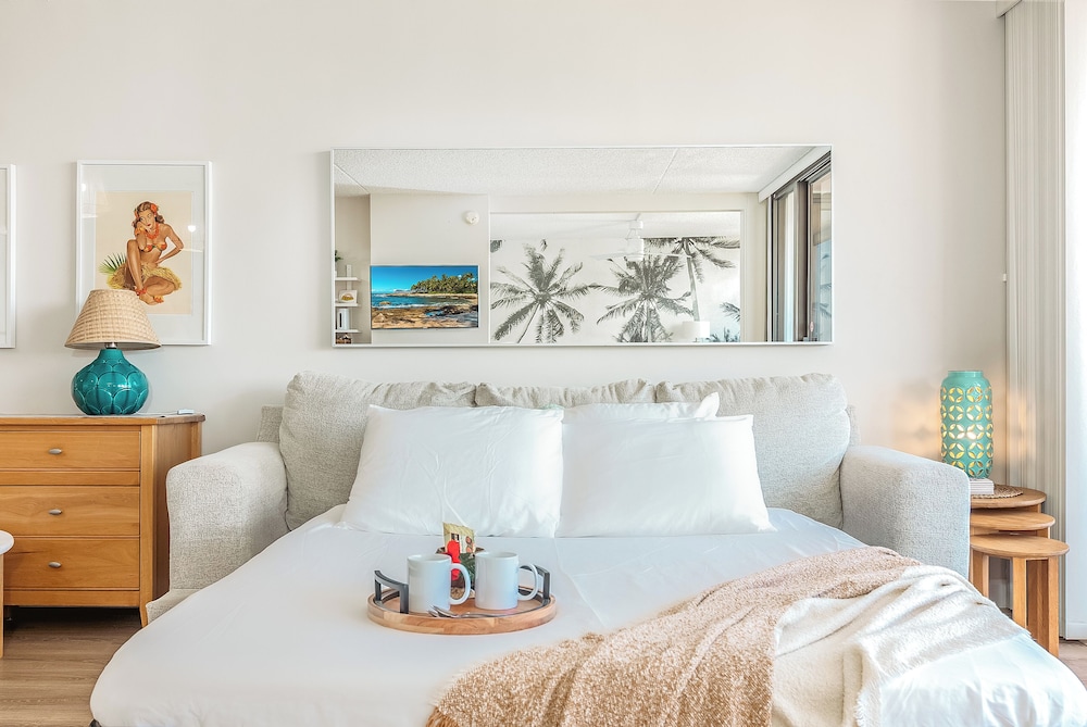 Premium Remodeled Condo with Ocean View and Parking: Premium Apartment, 1 Queen Bed with Sofa bed, Ocean View (0161) photo