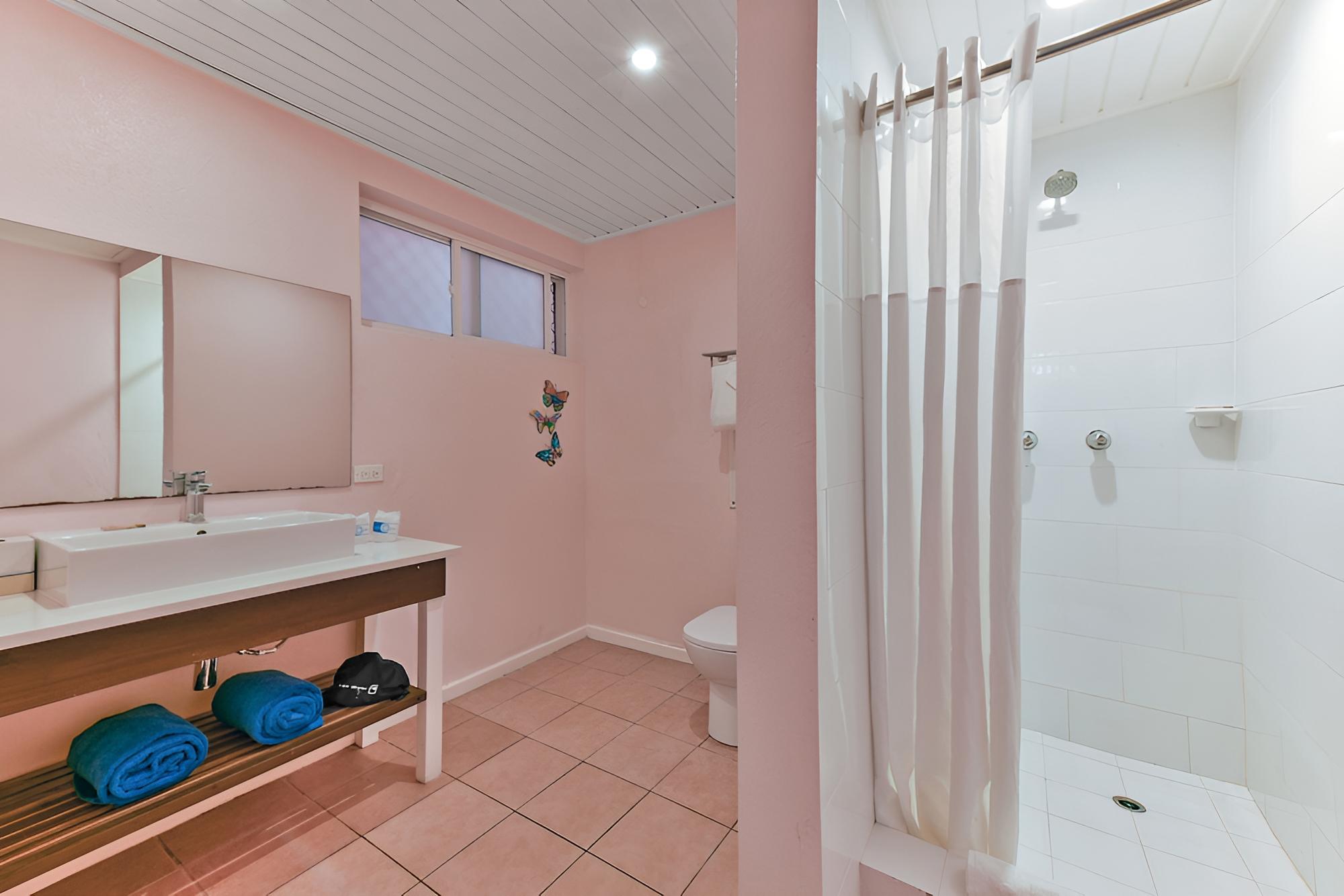 Room - Photo 4