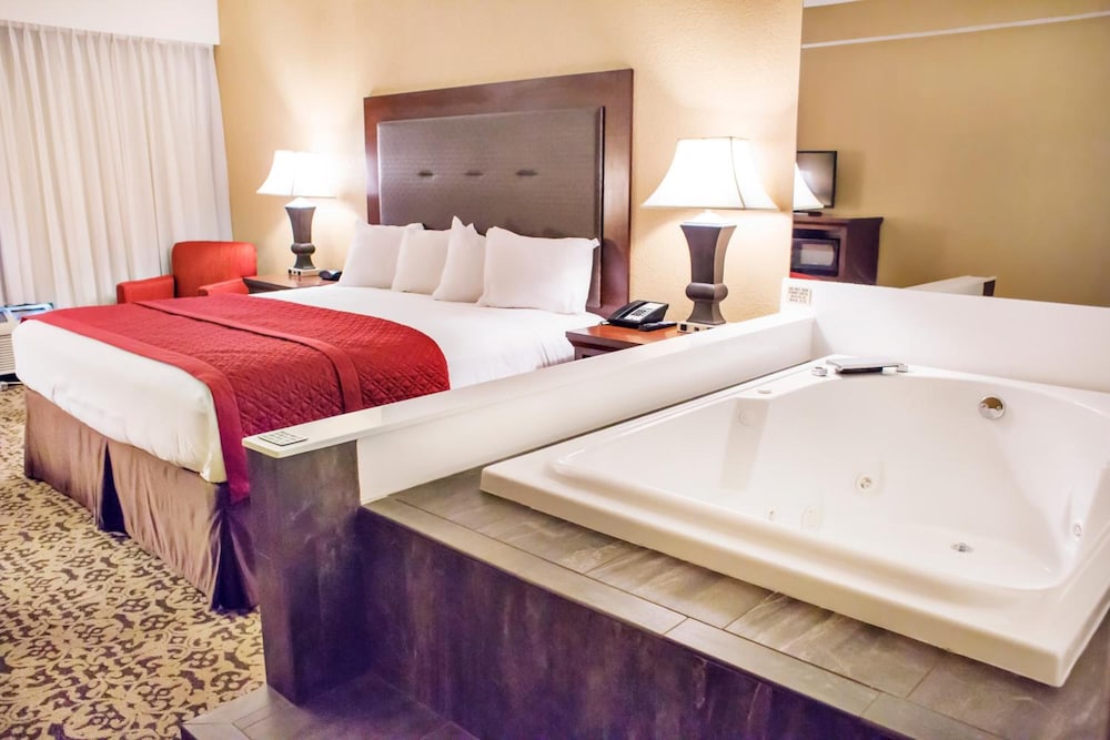 Double Room, 2 Queen Beds, Accessible - Photo 2
