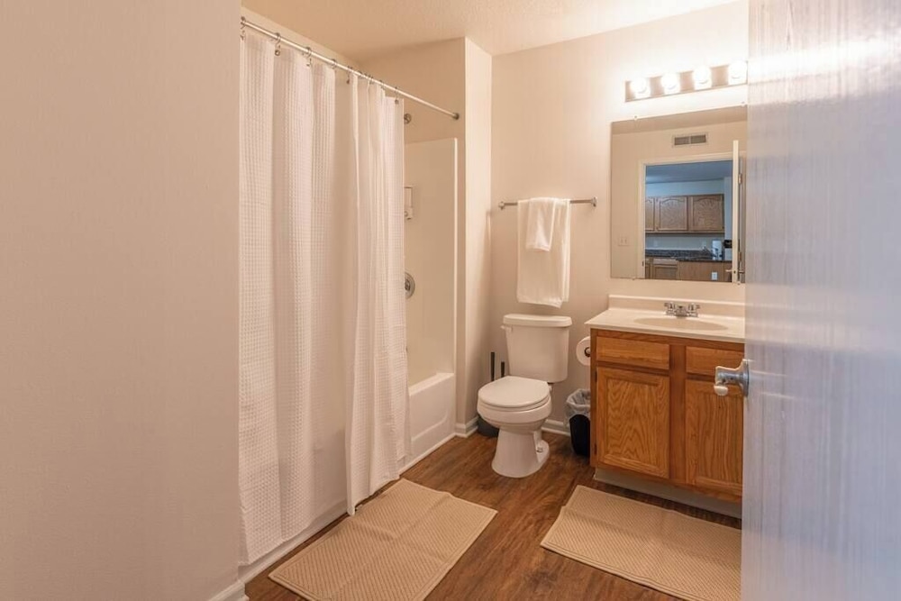 Sequoia - Sprawling 2BD 2BA Sofa Bed Near Jordan Creek w Pool, Billede 31