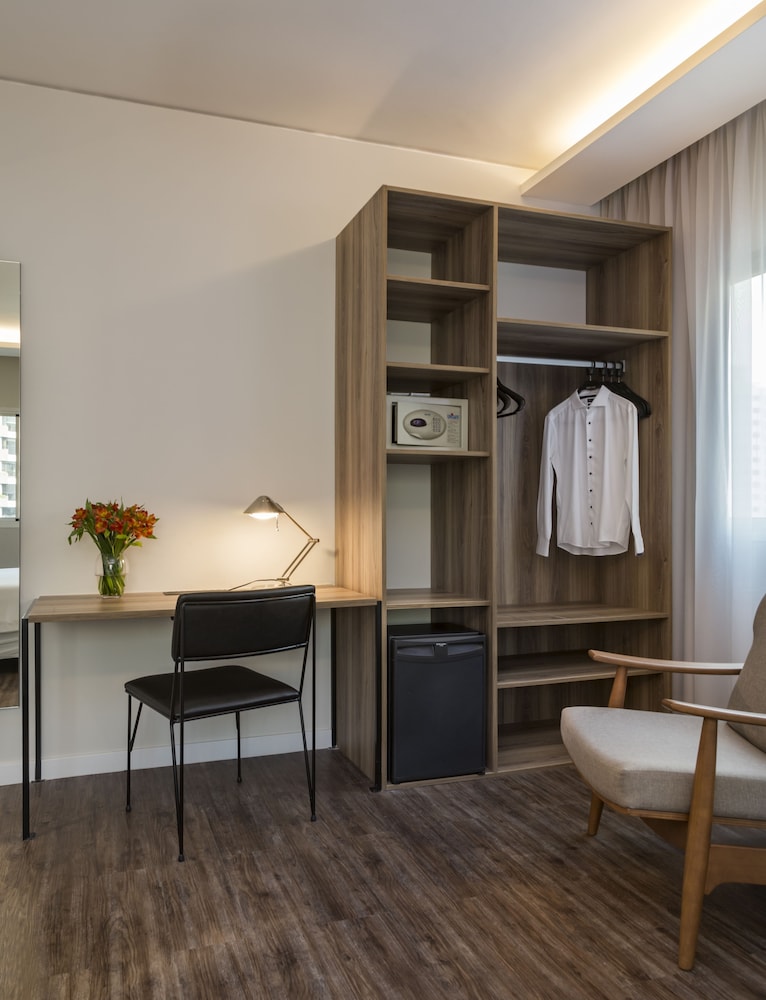 Luxury Room, 1 Queen Bed - Photo 4