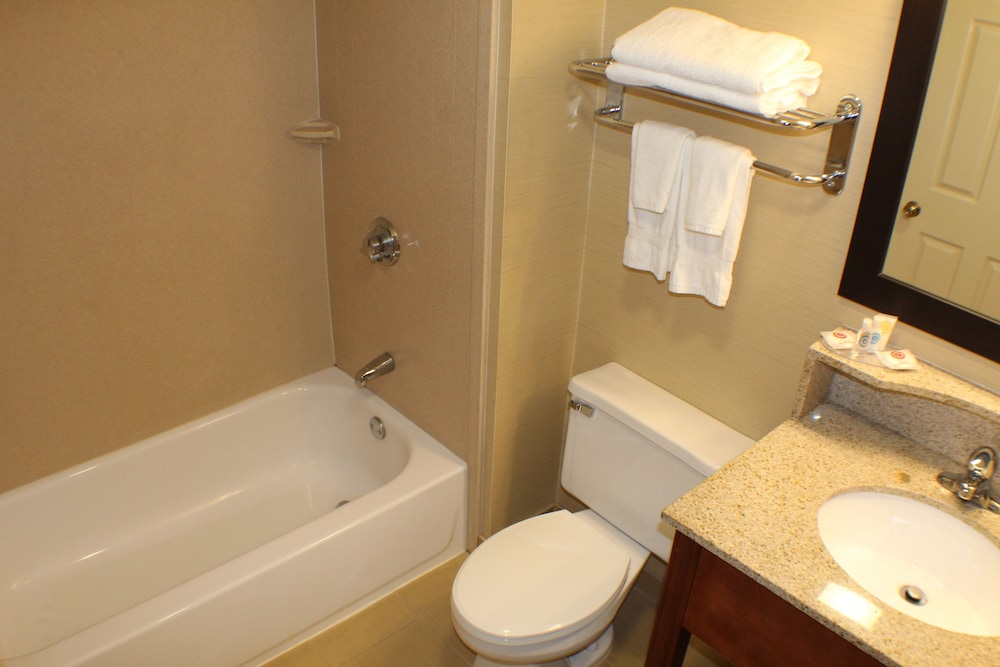 Standard Room, 2 Double Beds, Non Smoking - Photo 5