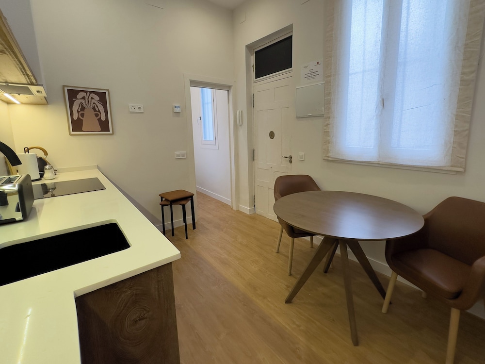 Design Apartment, 1 Double Bed with Sofa bed, Kitchen thumbnail 6