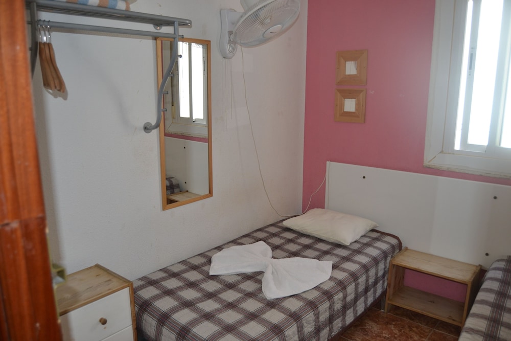 Habitación Doble Básica, Baño Compartido
