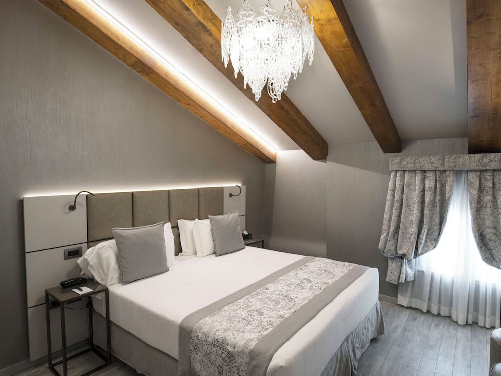 Comfort Double or Twin Room (Medium)