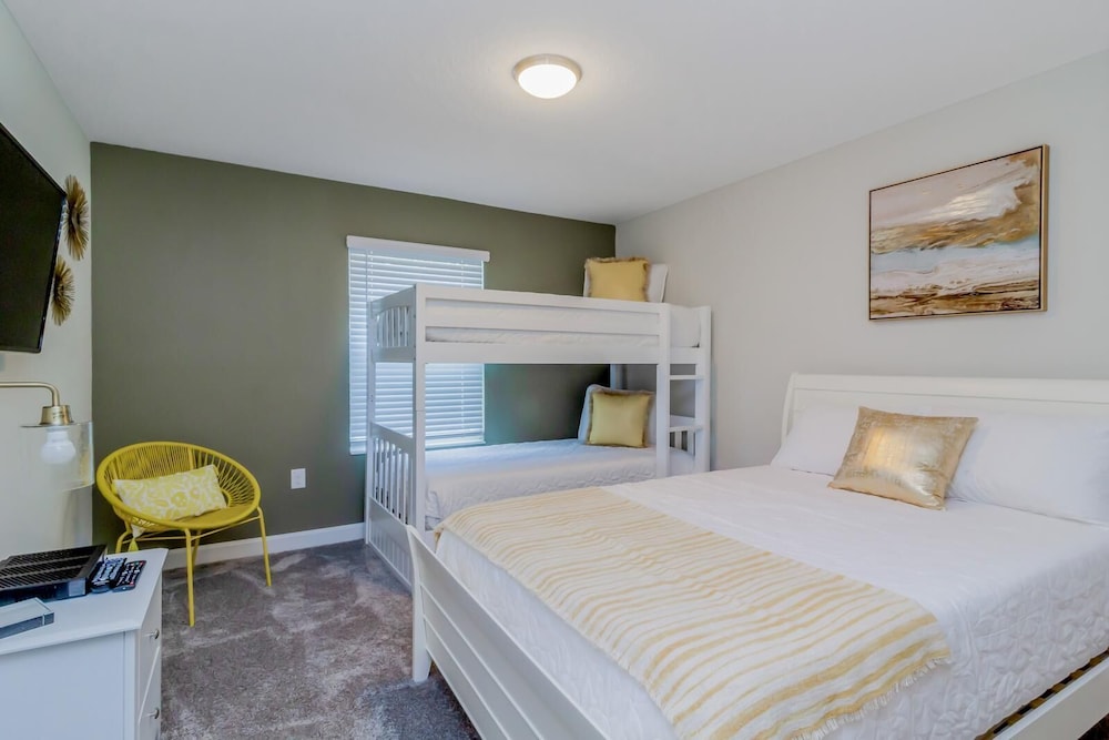 Condo, Multiple Beds (Y LT 810PBD-The Retreat at ChampionsG)