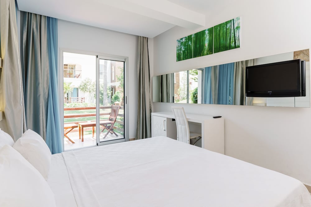 Double or Twin Room photo 3