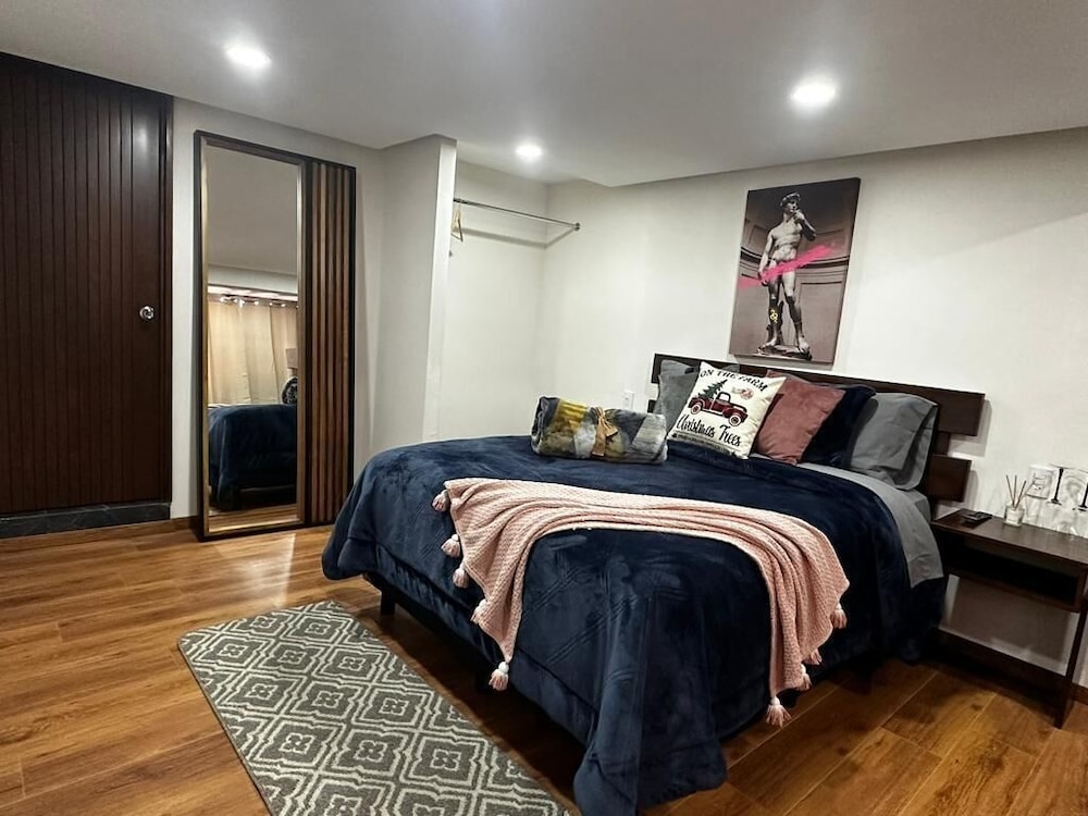Superior Suite, 1 Queen Bed, Patio photo 1