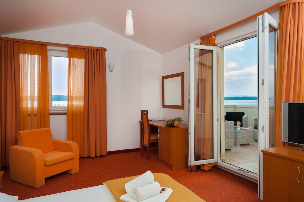 Deluxe Double Room, 1 Queen Bed, Balcony