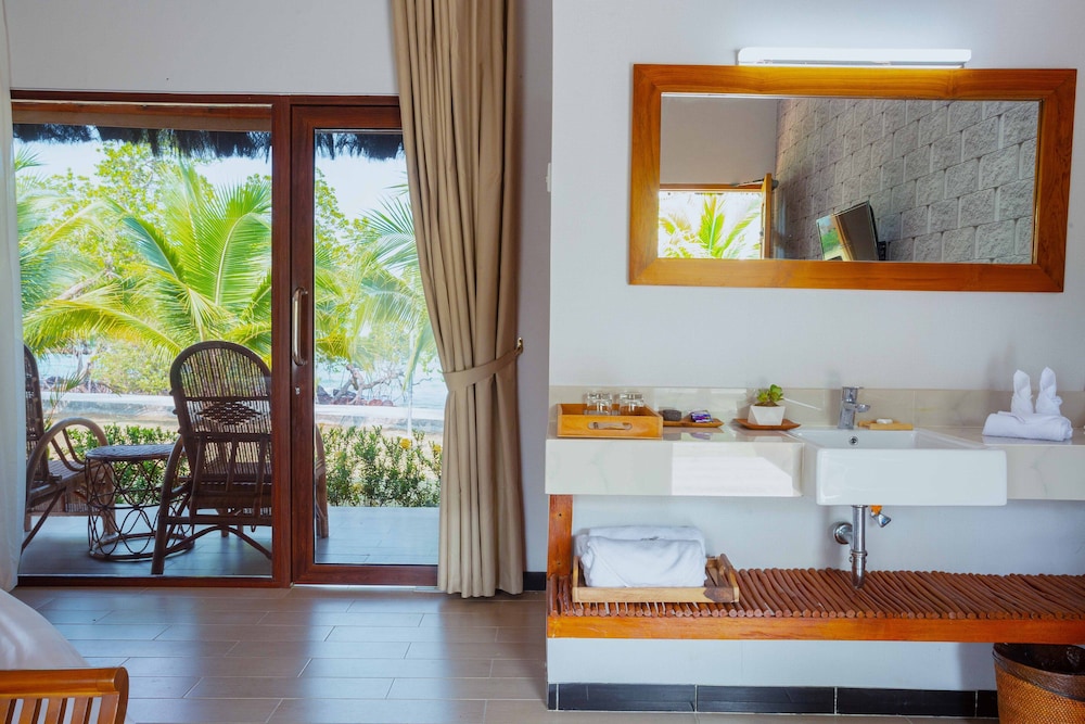 Mangrove Sea View Villa King - Photo 3