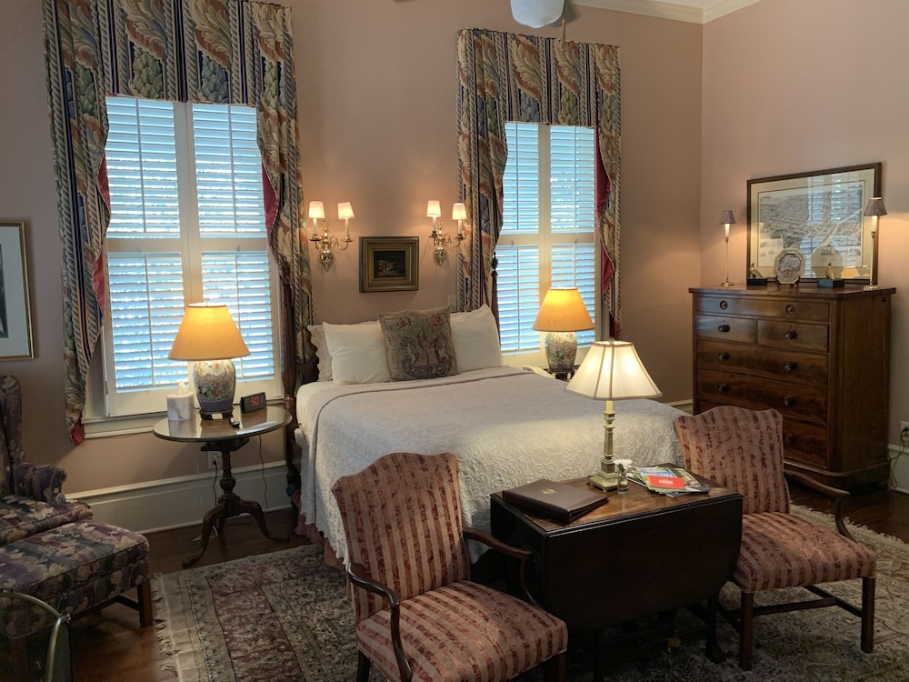 Macon Room photo 1
