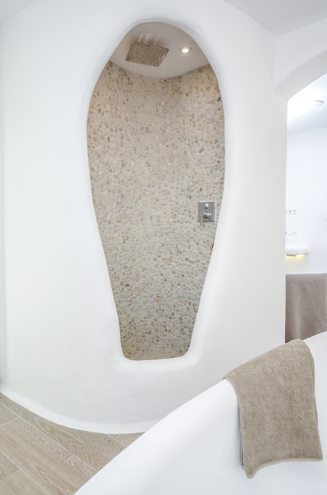 Grand Suite, Jetted Tub, Ground Floor photo 2