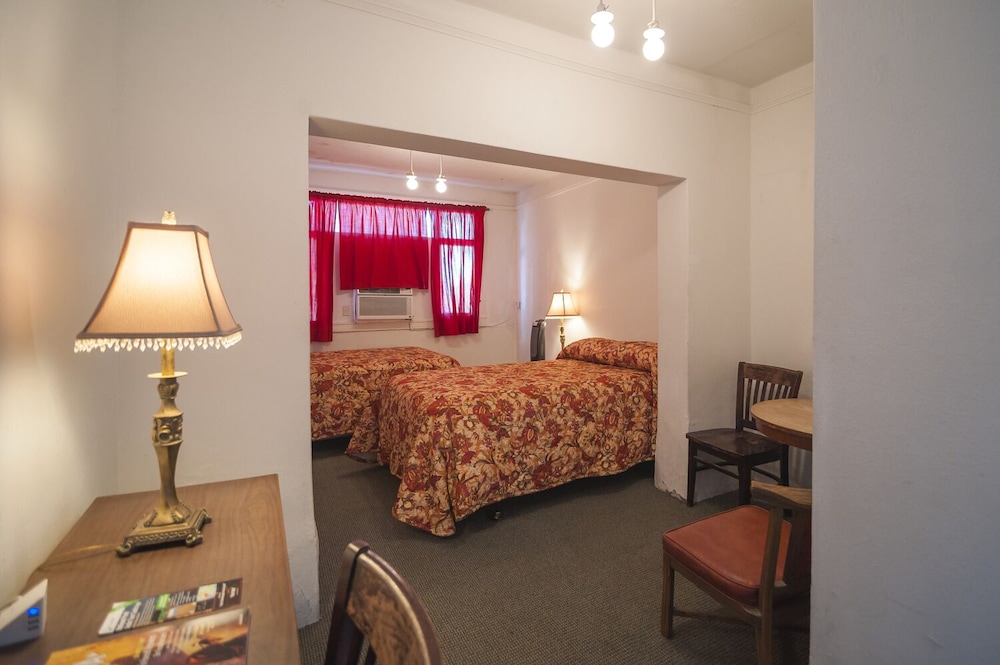 Standard Room, 2 Double Beds photo 3