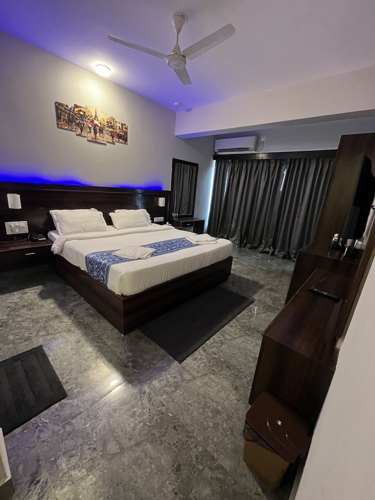 Deluxe Room - Photo 1