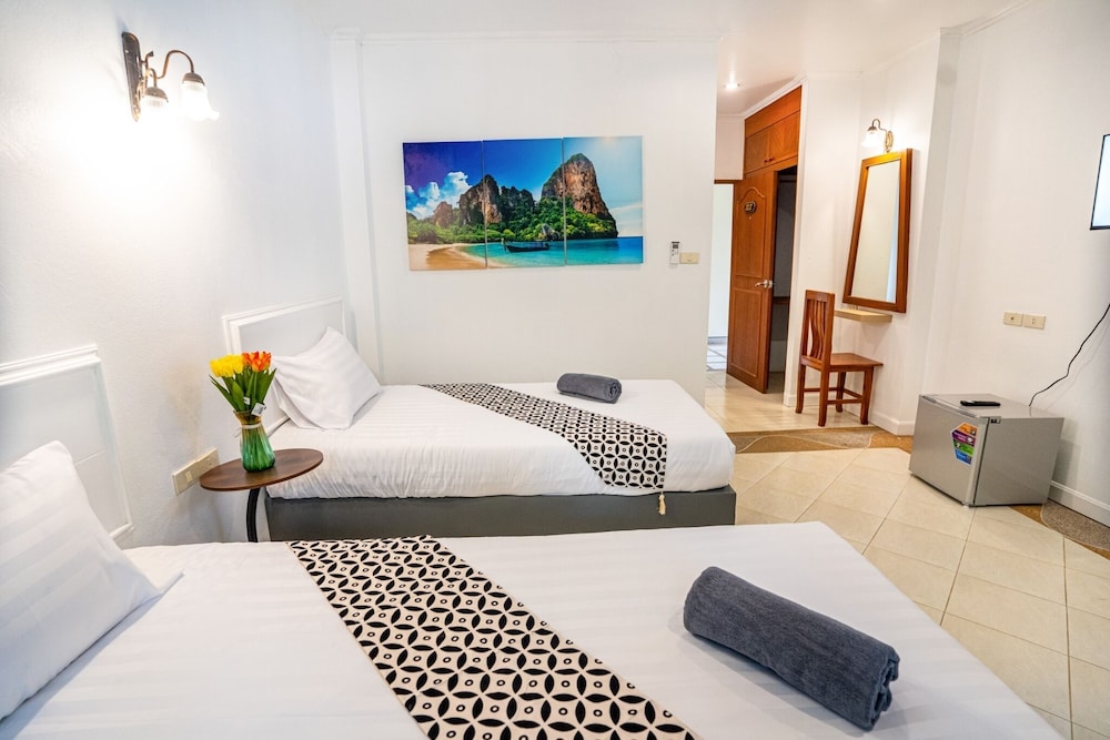 Deluxe Room, City View photo 3
