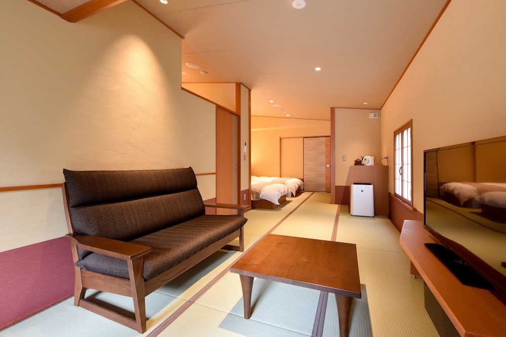 Superior Room with Tatami Floor and Open-air Bath (C) photo 2