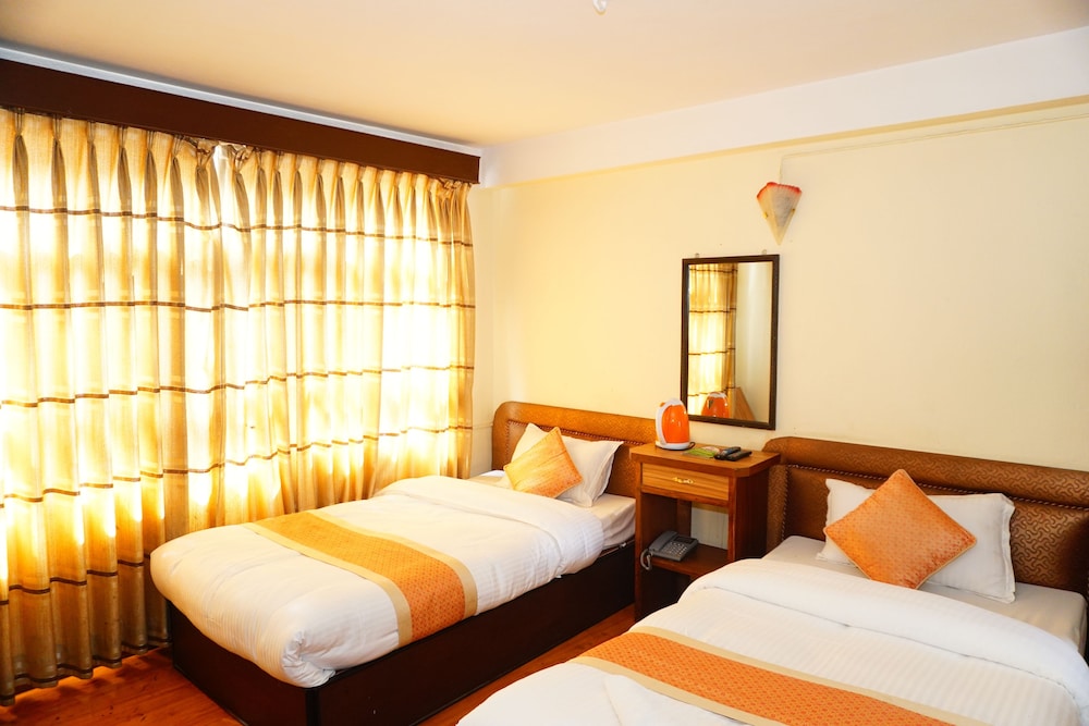 Deluxe Double Room, 4 Bedrooms, Smoking, Garden View