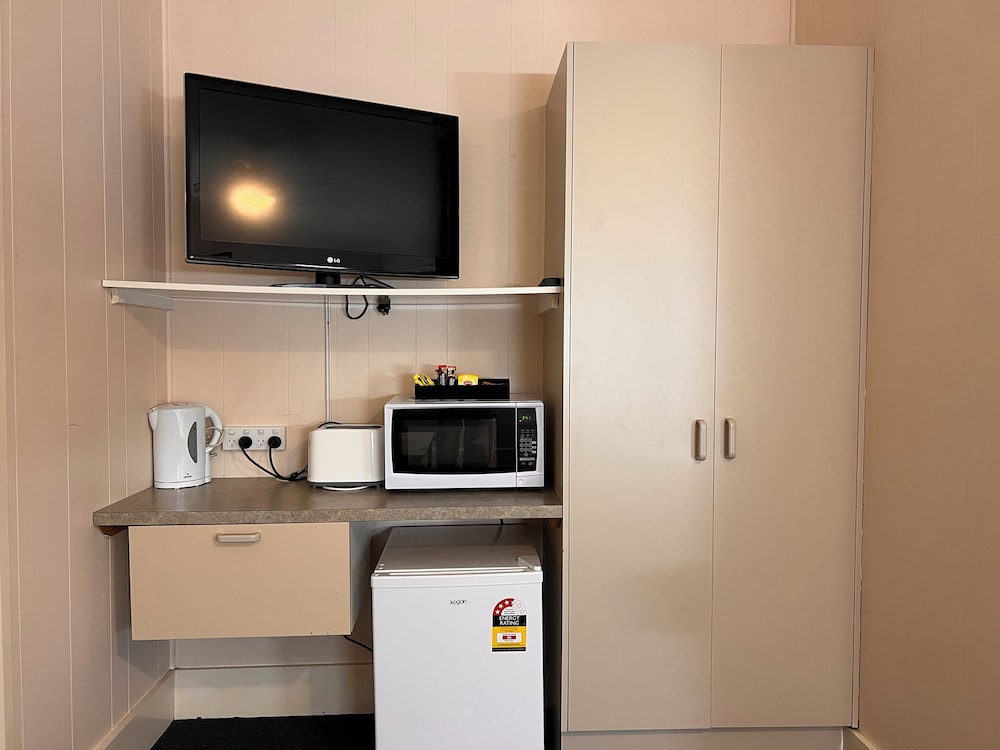 Standard Room, Non Smoking (Budget Queen) photo 1