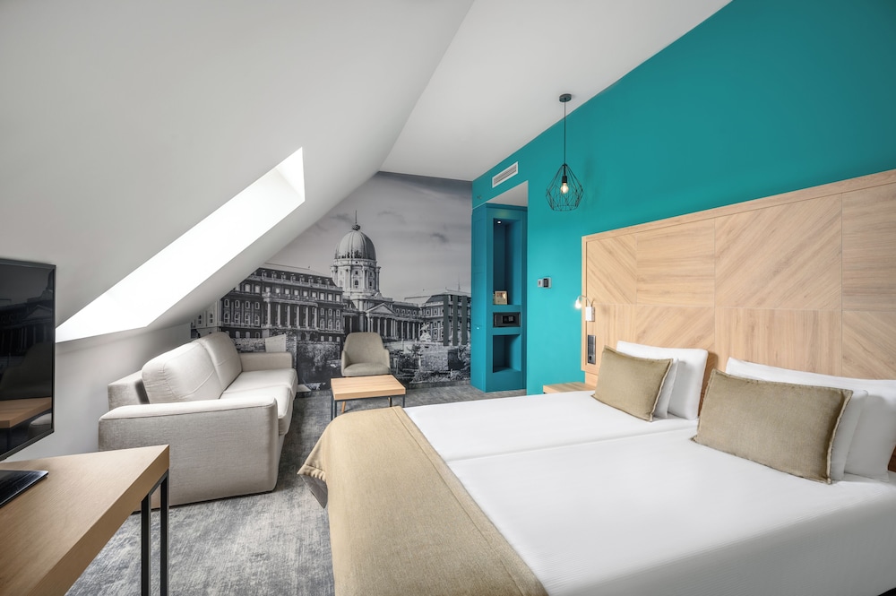 Grand Room, 1 King Bed - Photo 11