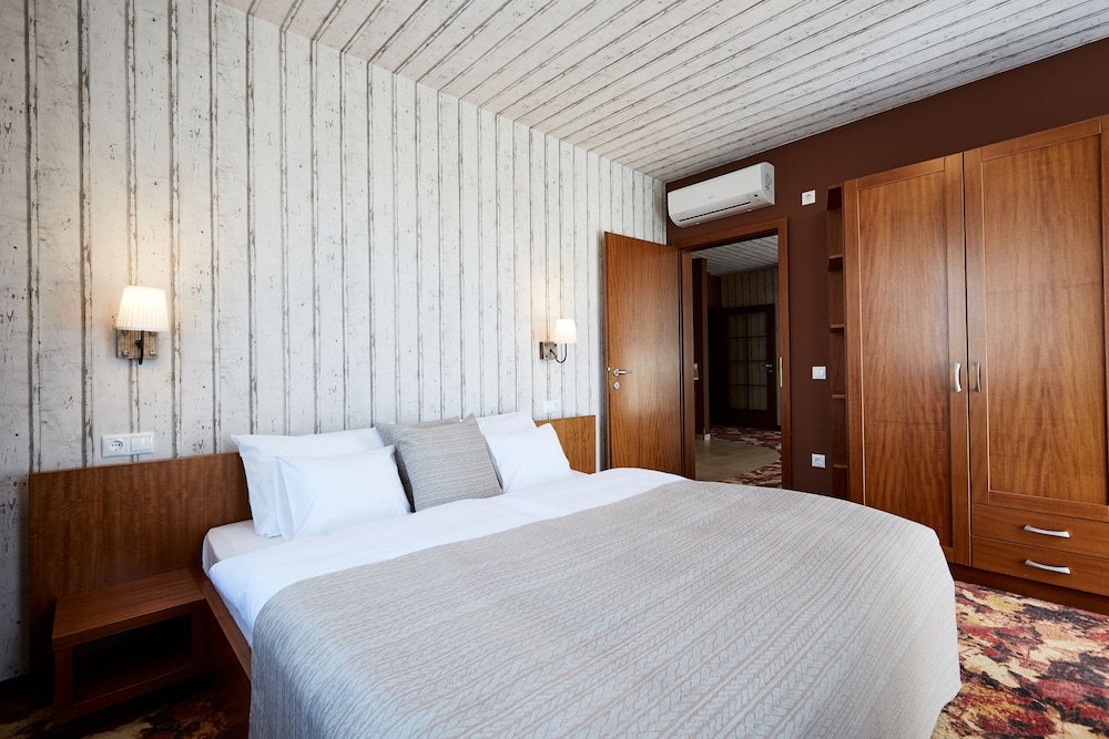 Standard Double or Twin Room photo 1