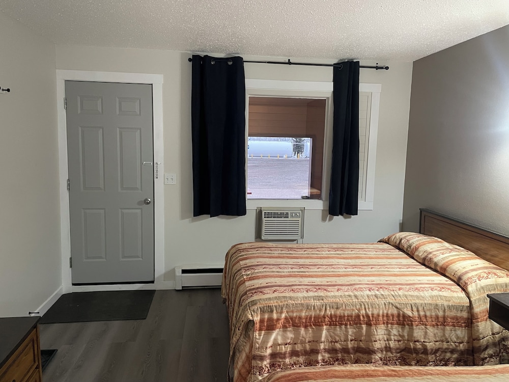 Family Room photo 2