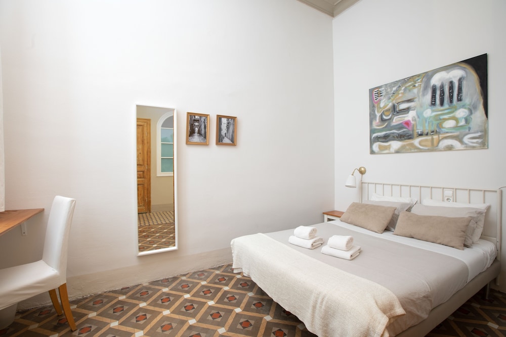 Economy Double Room, Shared Bathroom photo 3