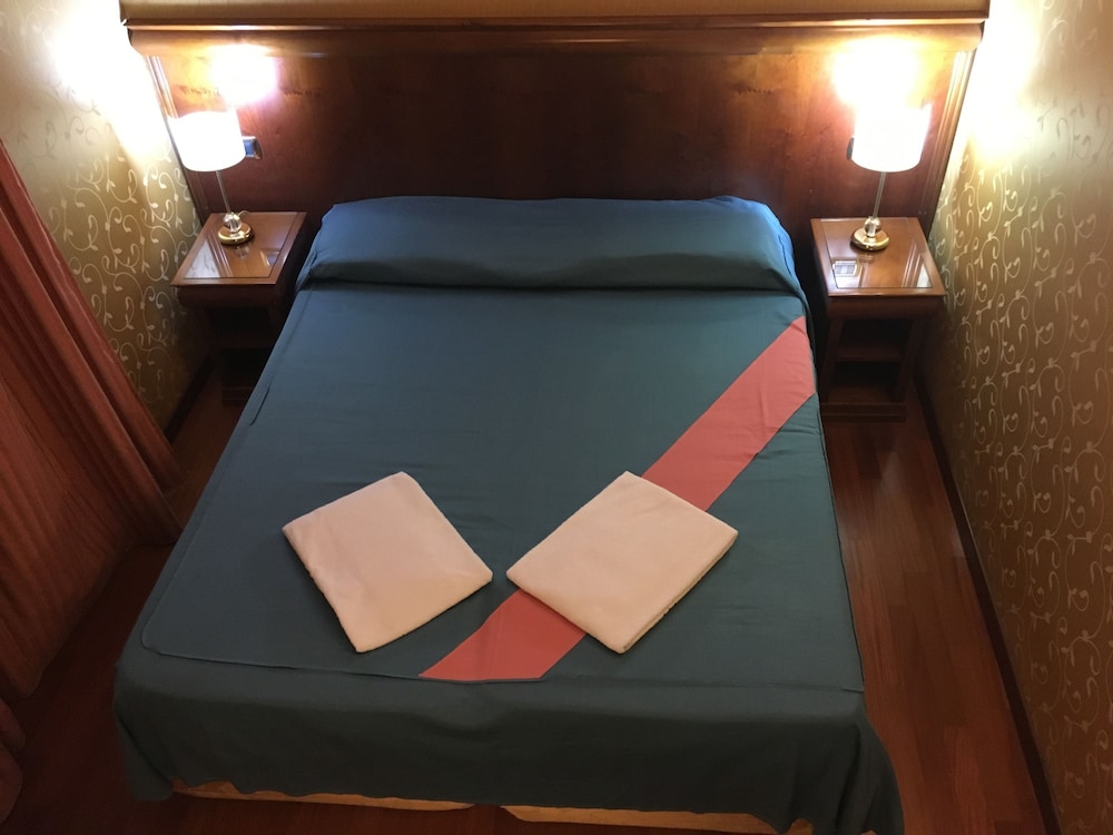 Standard Single Room, Private Bathroom