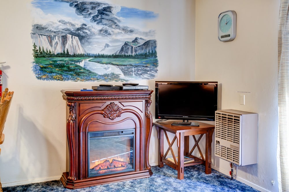 Studio, 1 Bedroom photo 2