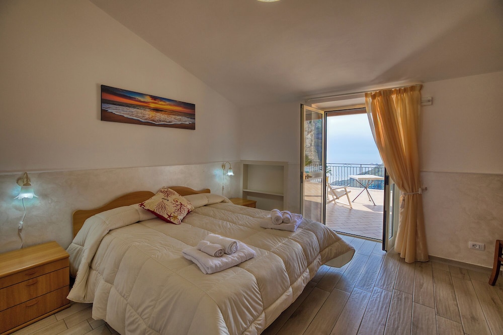 Deluxe Double Room, Sea View photo 1