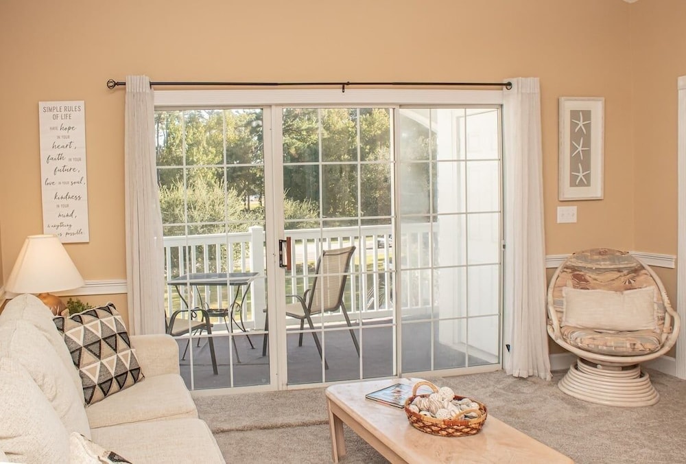 Condo, 2 Bedrooms