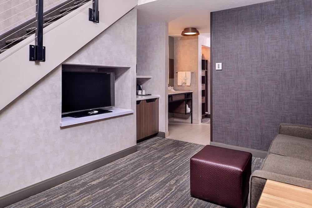 Suite, Multiple Beds - Photo 6
