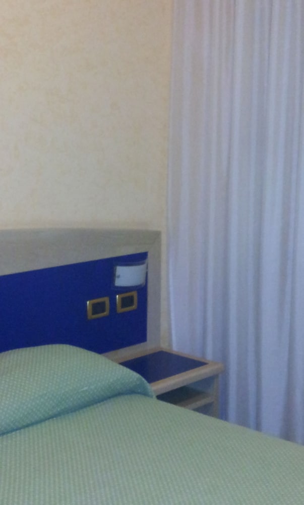 Standard Double or Twin Room photo 3