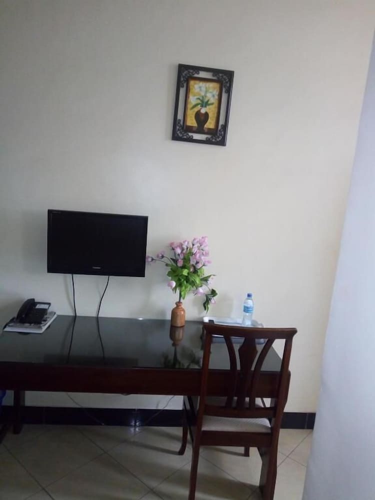 Family Room, 2 Bedrooms