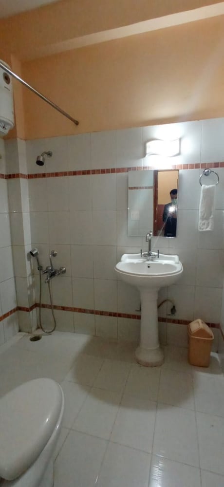 Deluxe Ac room photo 3