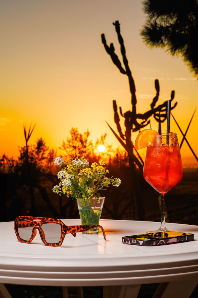 Basic Single Room, Sea View