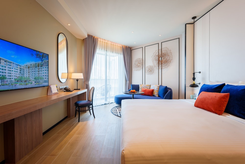 Deluxe Room, Sea View (King) - Photo 3