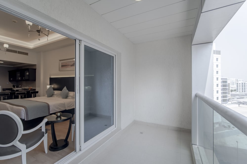 Premium Studio Apartment with balcony photo 3