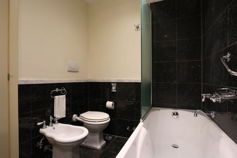 Deluxe Double or Twin Room, City View - Photo 7