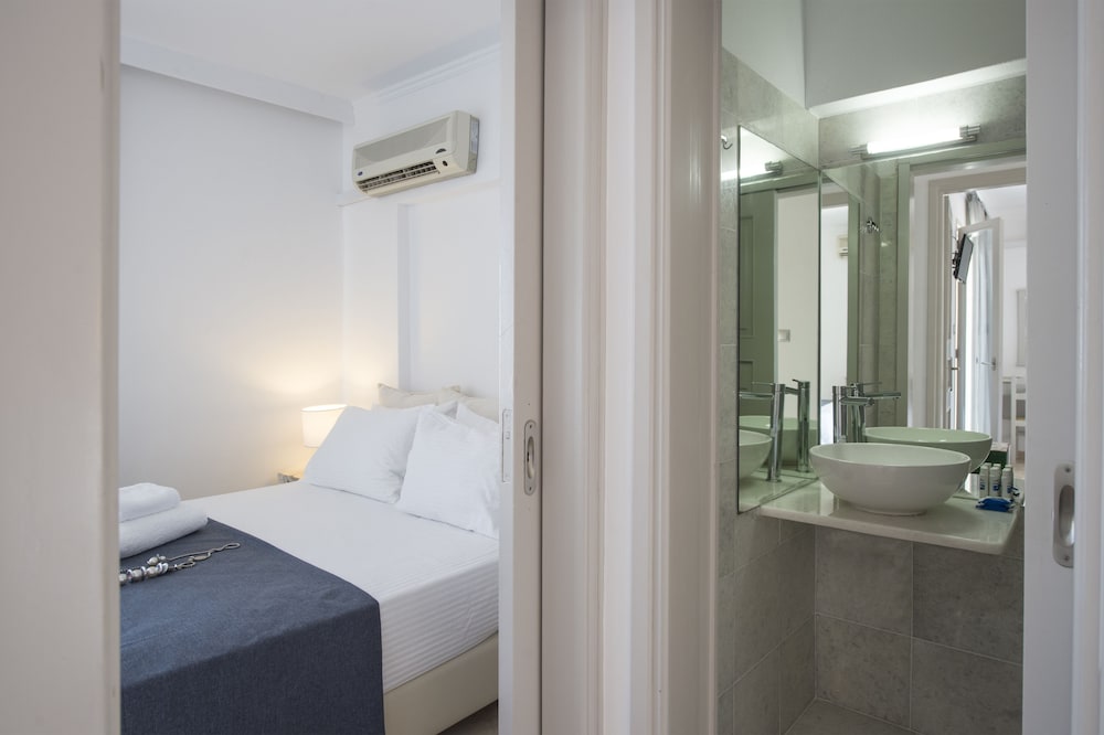 Family Suite, 2 Bedrooms, Balcony, Sea View photo 3