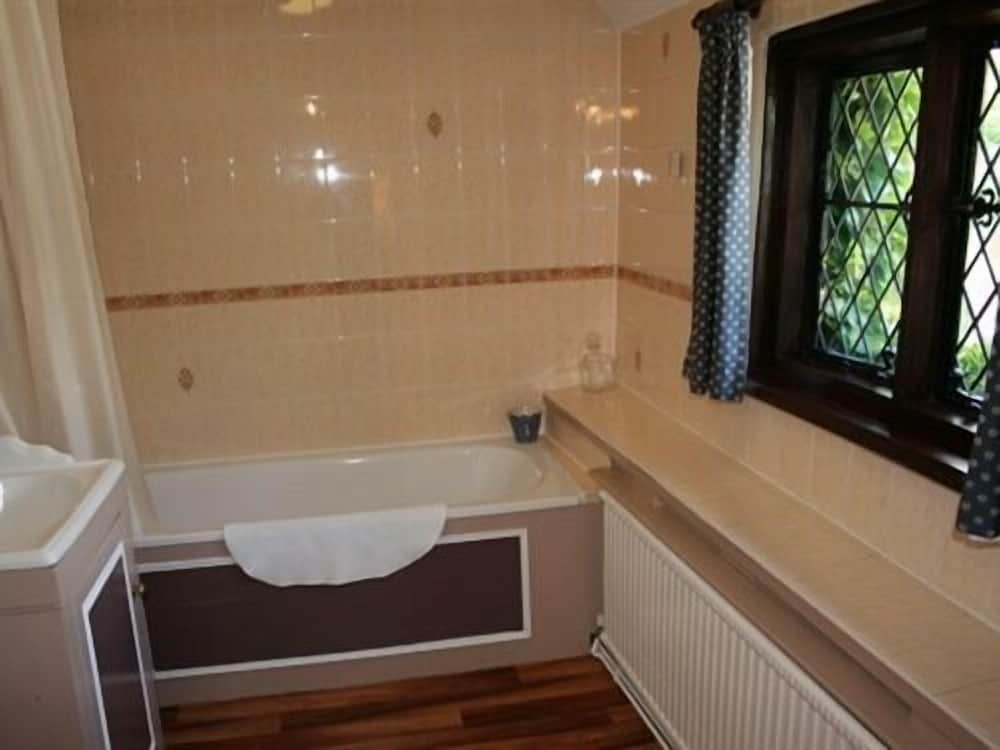 Double Room, Ensuite - Photo 5