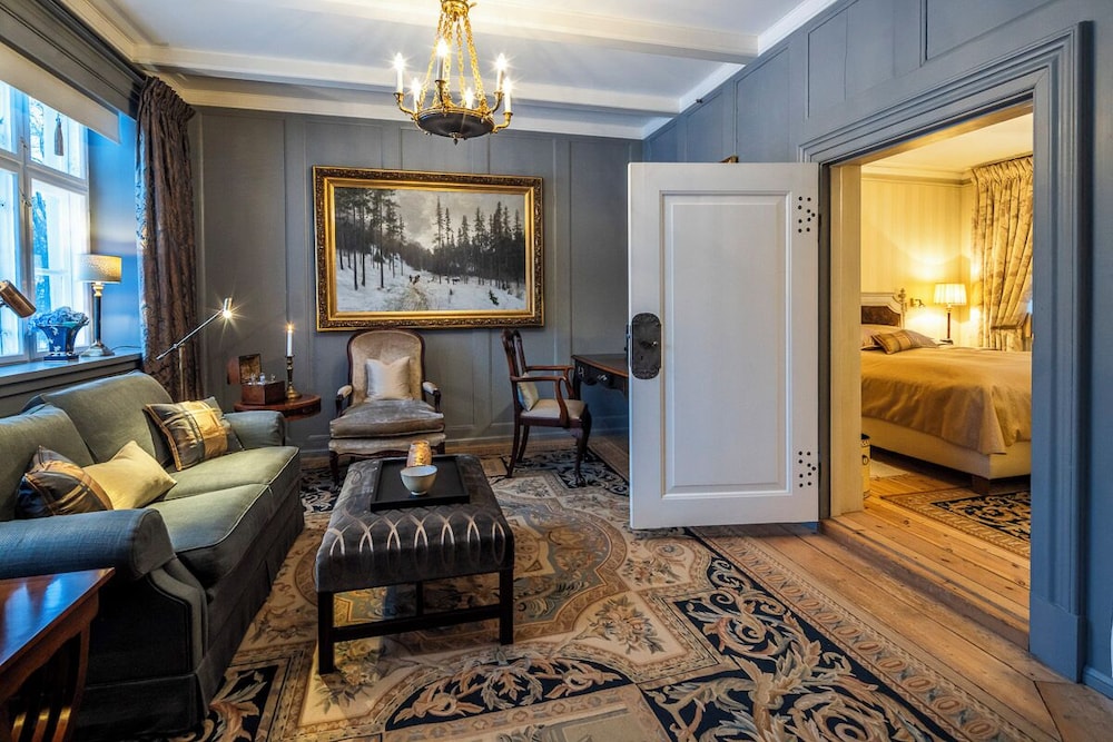 Grand Suite - Historic Main Building