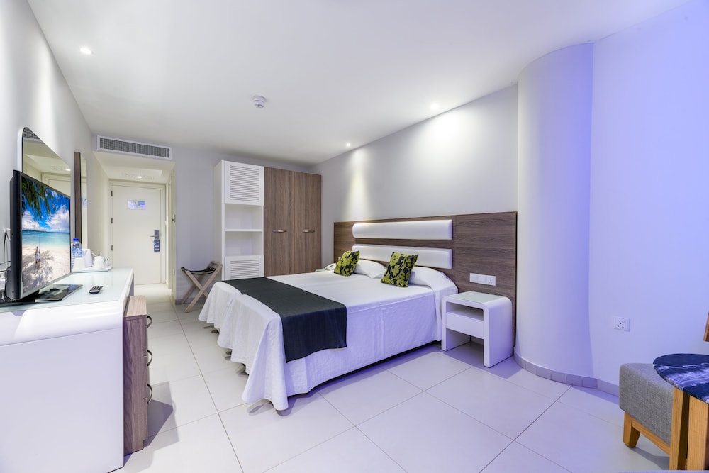 Deluxe Double or Twin Room (Inland View) - Photo 2