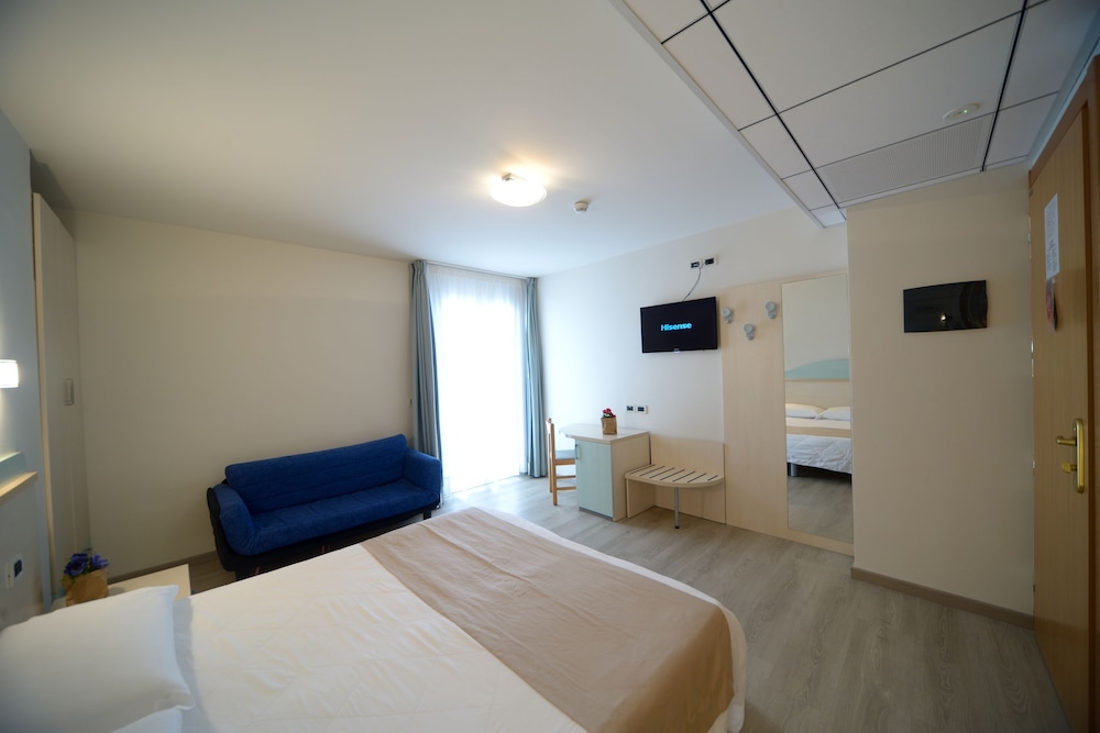 Triple Room photo 3