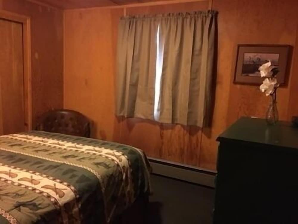 Standard Cabin, 2 Bedrooms, Kitchen, Lakeside photo 2