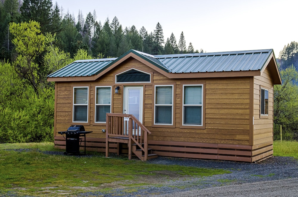 Cottage, 2 Bedrooms, Non Smoking (No Pets, Linens Included) photo 2