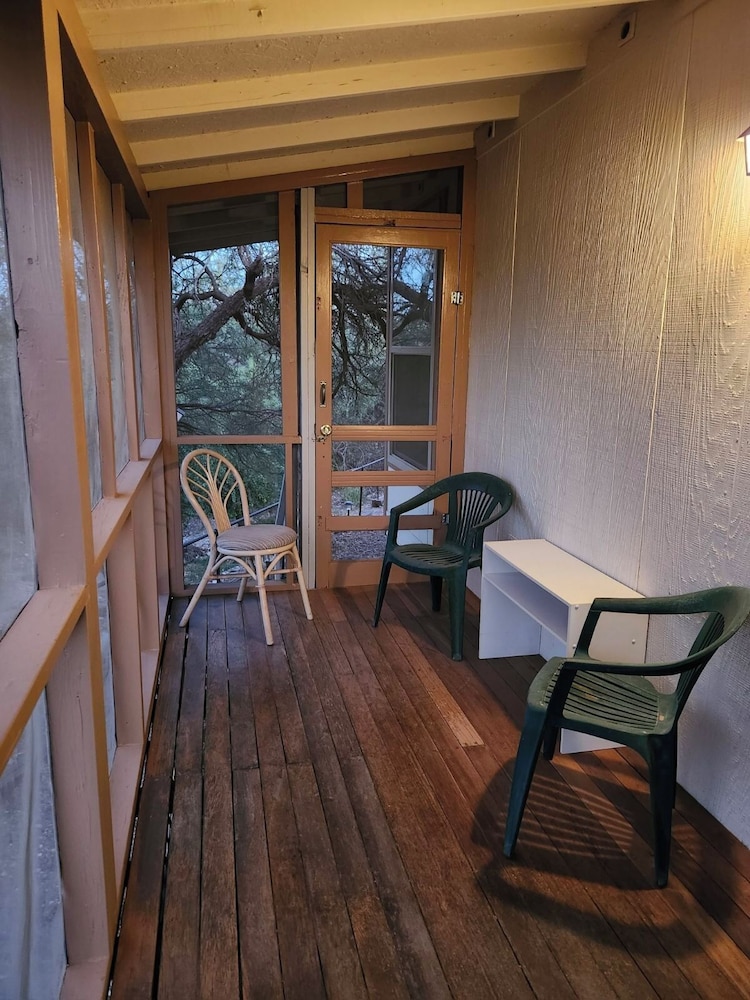 Comfort House, Canal View