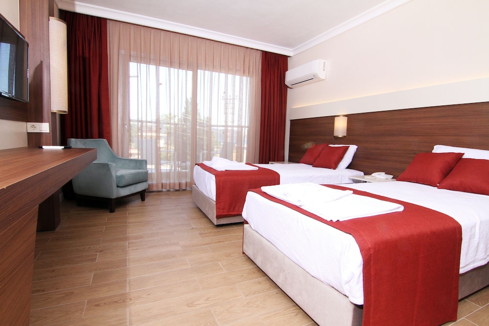 Standard Room, 1 Bedroom, Non Smoking, City View photo 3