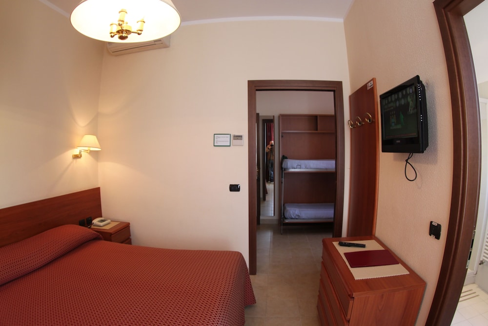 Quadruple Room photo 1